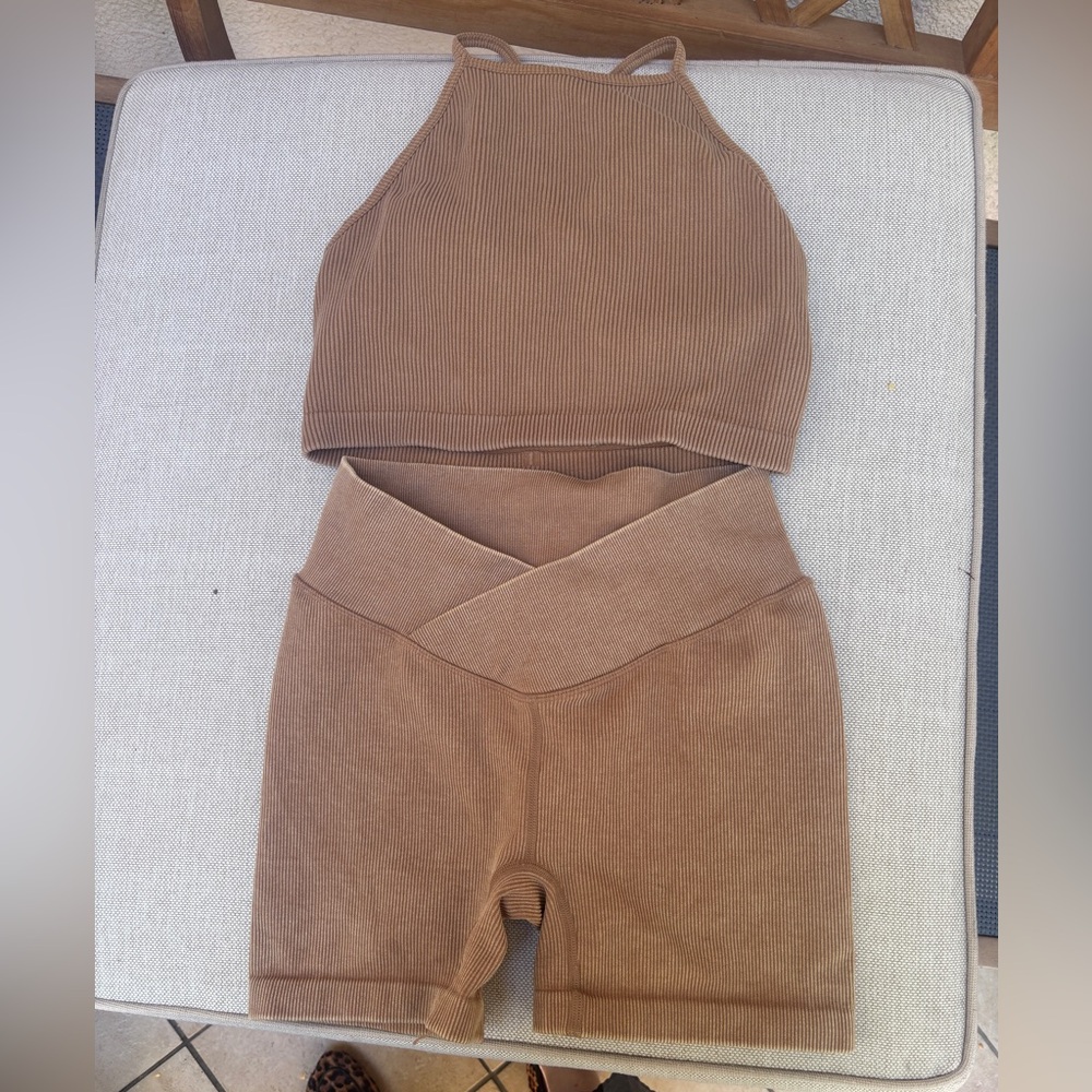 Joy Lab Work Out Set Shorts &Sports Bra - Color is a Tan w/gold undertone Sz Sm